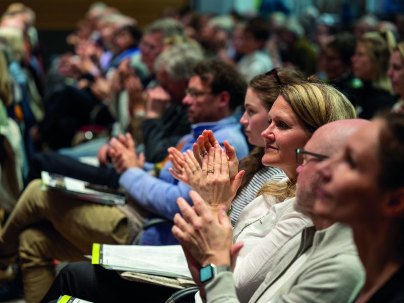 Der Kongress Meditation und Wissenschaft fand am 16. und 17. Mai im dbb Forum Berlin statt