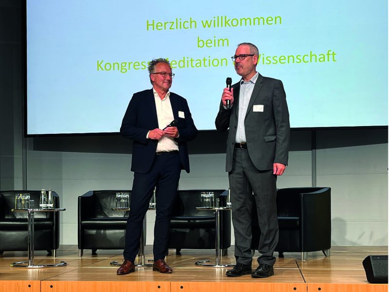 Begrüßung beim Kongress Meditation und Wissenschaft: Dr. Cai Werntgen, Udo Keller Stiftung, und Gerhard Bader, Benediktushof als Vertreter der Veranstalter