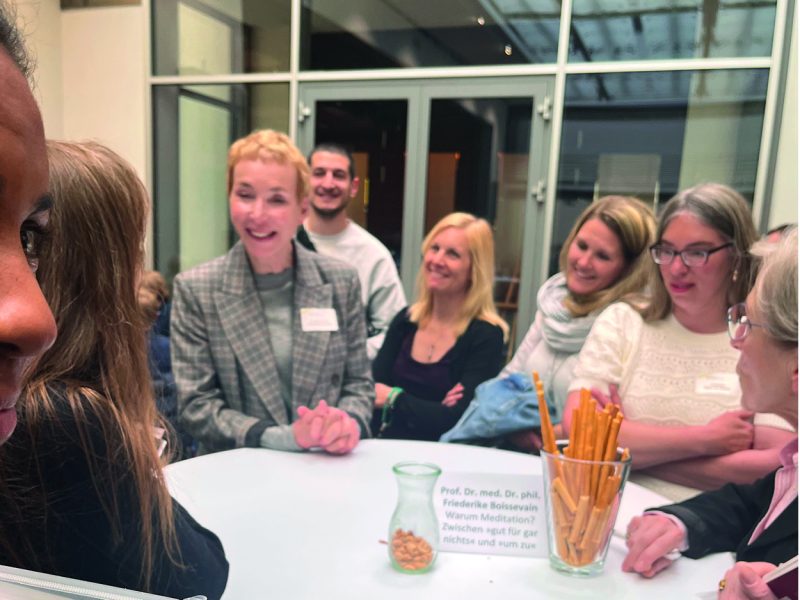 Dr. med. Dr. phil Friederike Boissevain, Palliativ-Medizinerin, beim Mindfulness-Lab