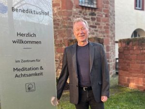 Willkommen am Hof, Andreas Hase! – Spiritualität, Zen & Kontemplation